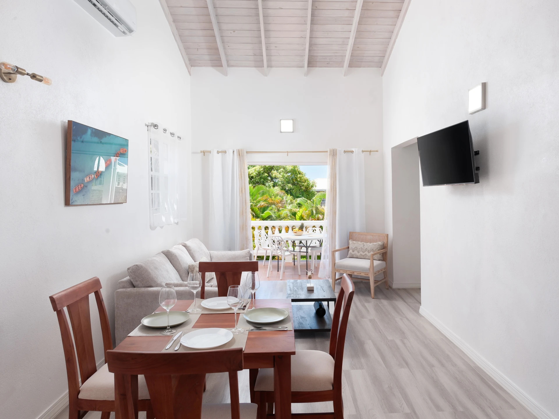 Dining/Living room
